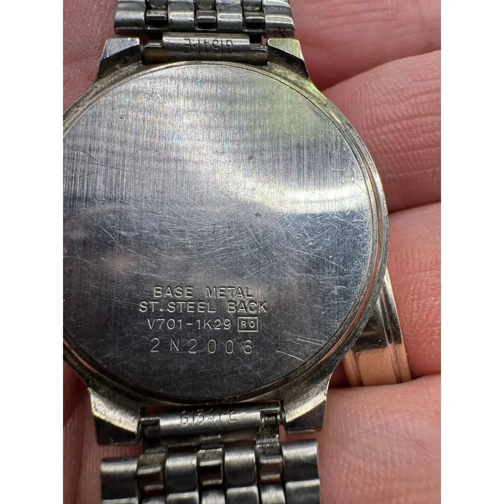 Seiko V701-1K29 Two Tone Quartz Wristwatch Blue Dial Silver Gold Bracelet